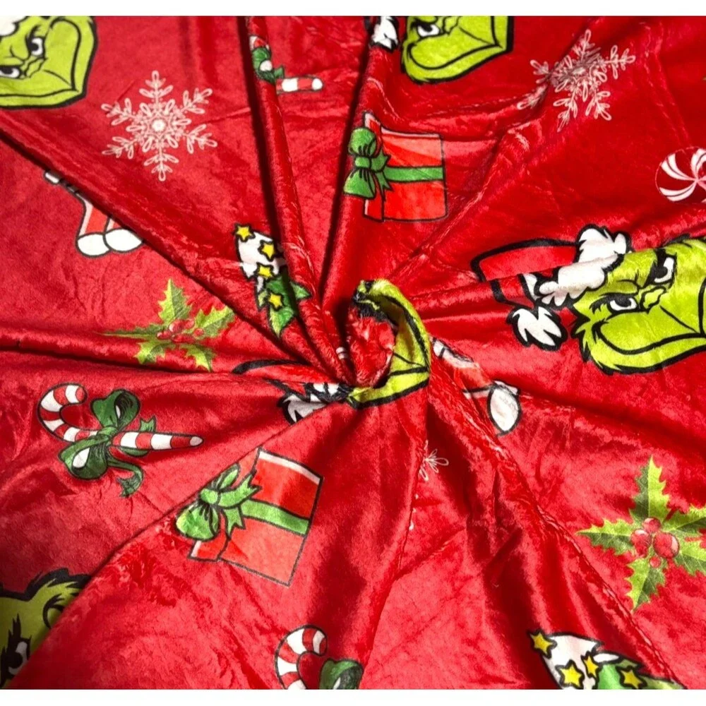 The Grinch Red Holiday Plush Throw Christmas Blanket 40